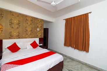 هتل D' Seasons By Oyo Rooms