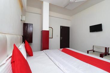 هتل D' Seasons By Oyo Rooms