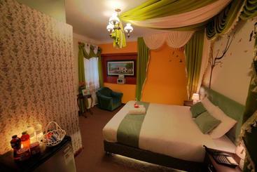 Gatsby Hotel Collection