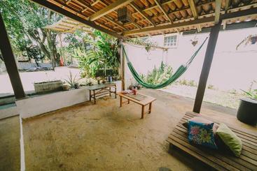 هتل Odoyá Hostel