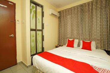 Q On Hotel By Oyo Rooms