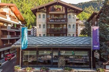 Boutique Hotel Albana Real   Restaurants & Spa