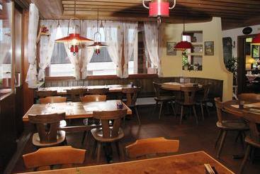 فندق Flüelerhof B&b Garni Rustico