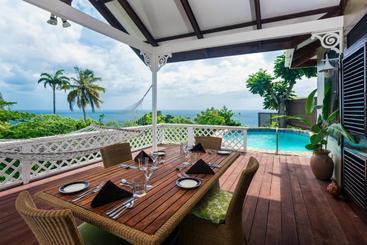 هتل Stonefield Villa Resort