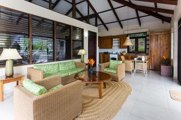 هتل Stonefield Villa Resort