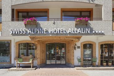 Swiss Alpine Hotel Allalin