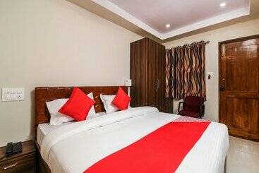 Oyo 26559 Renuka Hotels