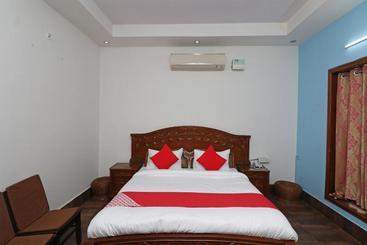 پانسیون Love Guest House By Oyo Rooms