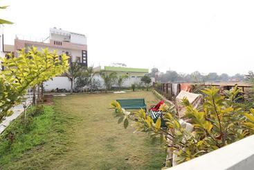 پانسیون Love Guest House By Oyo Rooms