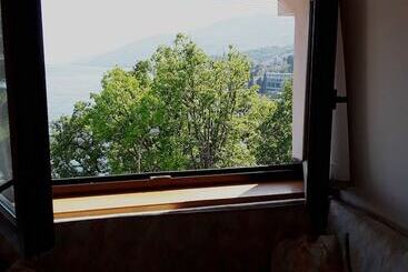 آپارتمان‌های توریست‌ها Apartments Villa Vosilla