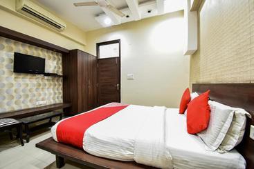 هتل Lords By Oyo Rooms