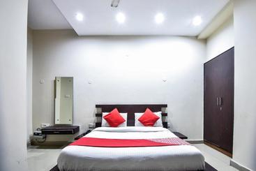 هتل Lords By Oyo Rooms