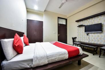 هتل Lords By Oyo Rooms