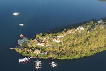 هتل Marina Del Sol Resort & Yacht Club