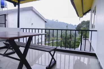 酒店 The Honeycomb