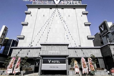 هتل V