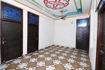 Hotel 4 U By Oyo Rooms