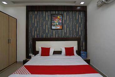 هتل Vanaya Palace By Oyo Rooms