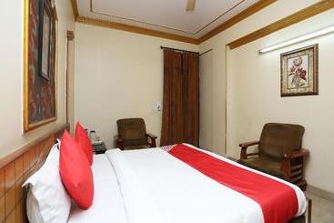 Minar Hotel By Oyo