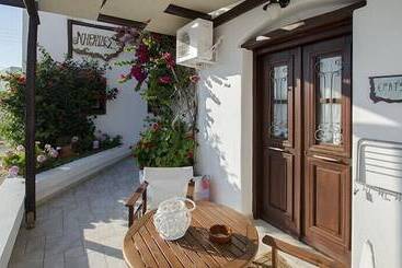 آپارتمانهای توریستها Niriides Studios