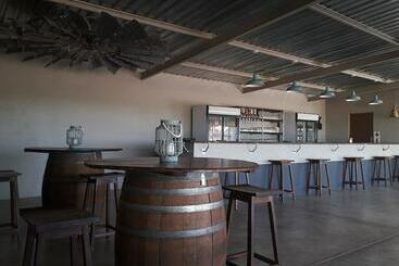 هتل Blue Bushman Luxury Tented Lodge