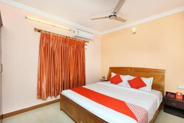 هتل Dreams Manor By Oyo Rooms