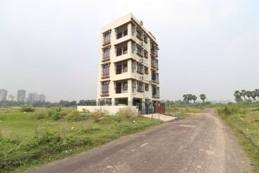 Отель Oyo 22042 Executive Guest House