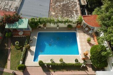 בית מלון כפרי Suites Licha Acapulco