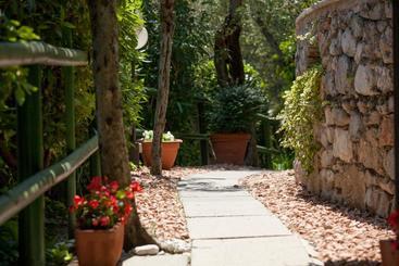 هتل La Gardenia & Villa Oleandra