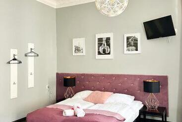 هتل آپارتمان Expolis Residence   City Center Mtp Targi   24h #betterthanyourex