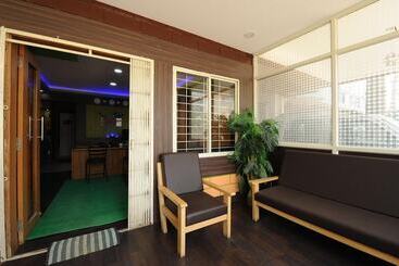 בית מלון כפרי Arra Transit