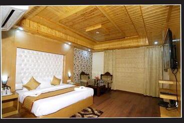 Отель Grand Krisa Resort & Spa , Manali