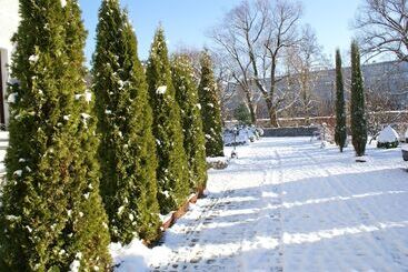 بنسيون Amadeus Apartamenty