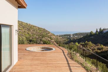 Gillham Vineyard Hotel   Adults Only