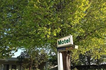 Holbrook Skye Motel