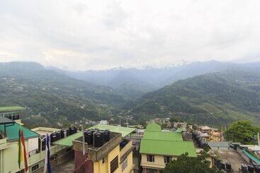 Отель Denzong Delight By Oyo Rooms