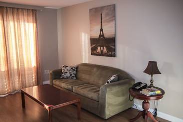 Tr  And Suites