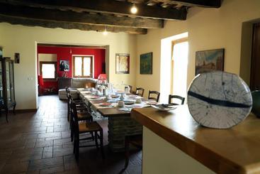 Girfalco Country House