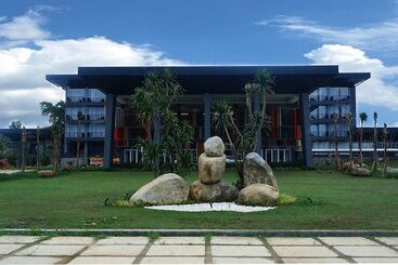 בית מלון כפרי Swiss Belresort Belitung