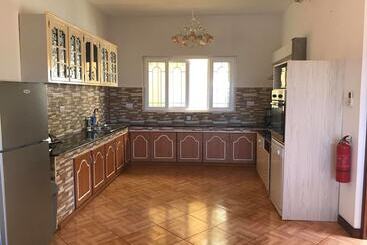 ツーリストアパートメント Villa Sarbel