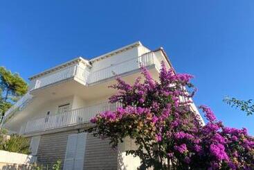 شقق خاصة سياحية Indigo Cavtat Apartments