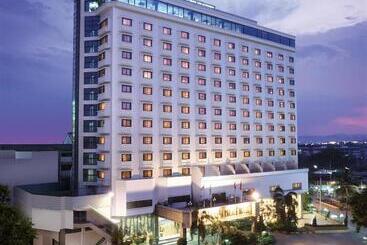 Отель Lanna Palace 2004