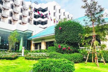 هتل Suntara Wellness Resort &