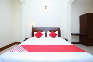 هتل Sports Club Of Jabalpur By Oyo Rooms