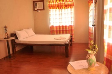 酒店 Larville Pool Garden Resort & Restaurant