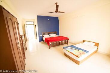 ホテル Radhika Palace