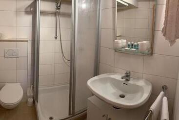 בית מלון כפרי Zum Weißen Ross