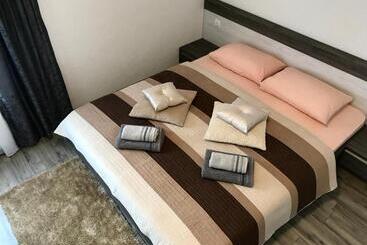 ペンション Guest House Klanfar