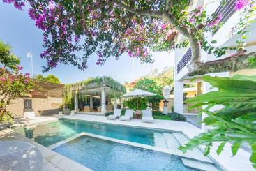 آپارتمانهای توریستها Villa Simone