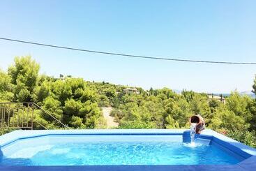 דירות לתיירים Pentathlon Villas